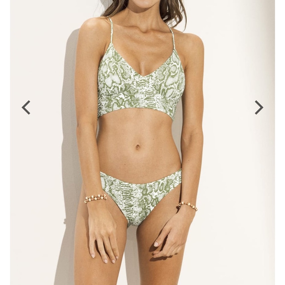 Maaji reversible bottoms. Matching top in size small on my page.